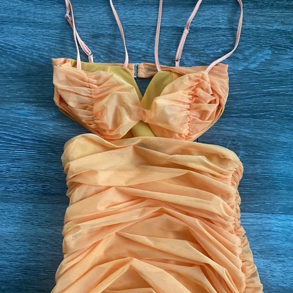 HOUSE OF CB dress - Picture 2 of 4